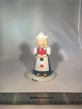 Vintage Papel Freelance Peace on Earth Dutch Girl with Tulips Figurine L51148